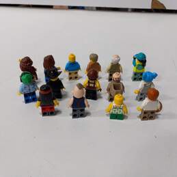 15pc Bundle of Mixed Variety Lego Minifigures alternative image