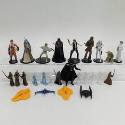 Mixed Lot of Vintage Star Wars Action Figures  on Stands