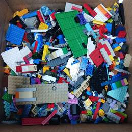 10.5lbs.  of Assorted LEGO Building Bricks alternative image