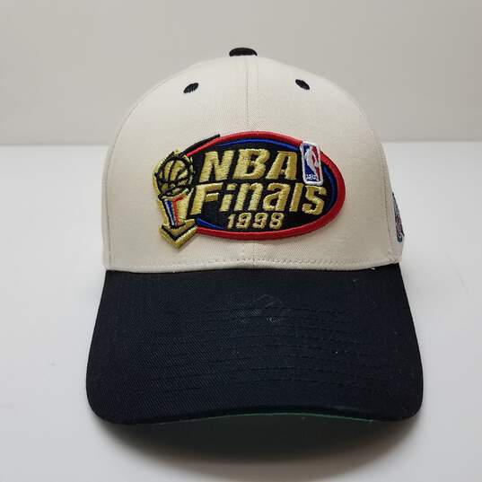 Mitchell & Ness NBA Finals 1998 Chicago Bulls Vs Utah Jazz Hat image number 1