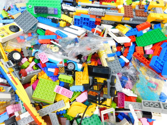 10.0 LBS Mixed LEGO Bulk Box image number 1