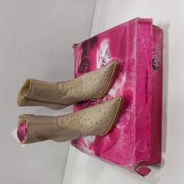 Women's Croc Embossed Tan Boots Sz 5.5 IOB