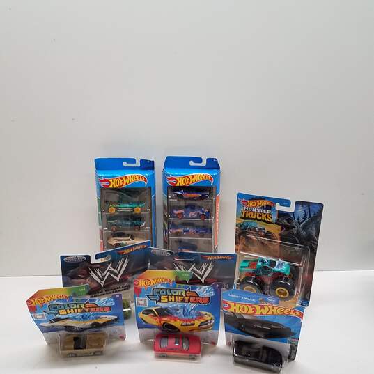 Bundle of 8 Assorted Hot Wheel Toy Car Packs image number 1