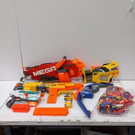 Bundle of 5 Assorted NERF Toy Guns with Assorted Foam Bullets image number 1