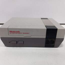Nintendo Entertainment System Video Game Console w/Controllers alternative image