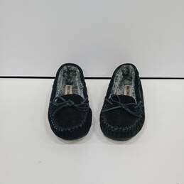 Minnetonka Women's Black Moccasin Slippers Size 8 alternative image
