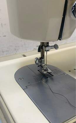 Sears Kenmore Sewing Machine 148.13110 alternative image