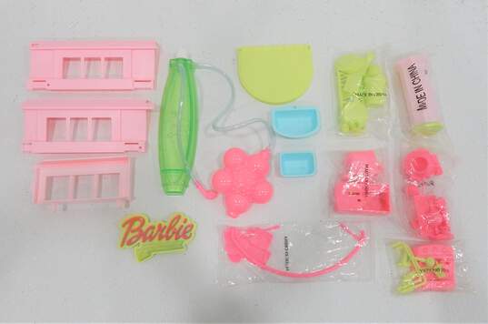 Mattel Barbie Bath & Bubbles House W/ Sealed Pieces image number 4