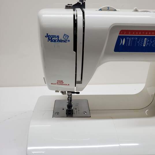 White Jeans Machine Sewing Machine Model 4075 image number 1