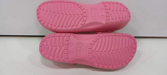 Benefit Cosmetic’s x Crocs Limited Edition Unisex Pink Clogs Size 12 image number 5