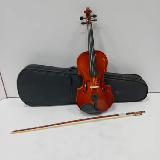 Violin W/ Case image number 1