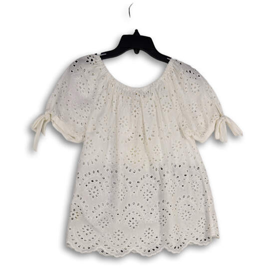 NWT Womens White Eyelet Round Neck Short Sleeve Pullover Blouse Top Size XS image number 2
