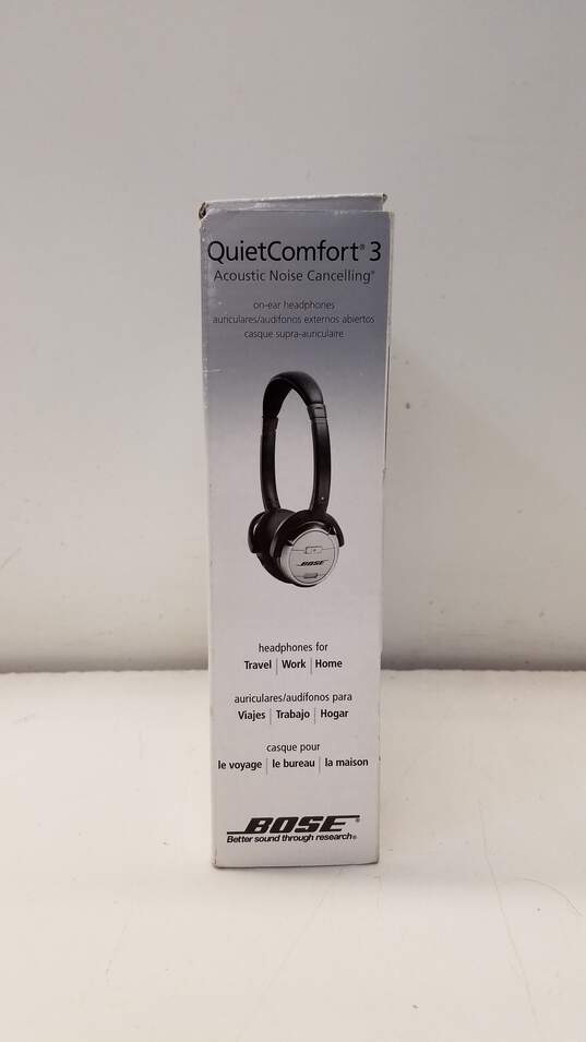 Bose QuietComfort 3 Acoustic Noise Cancelling Headphones image number 4