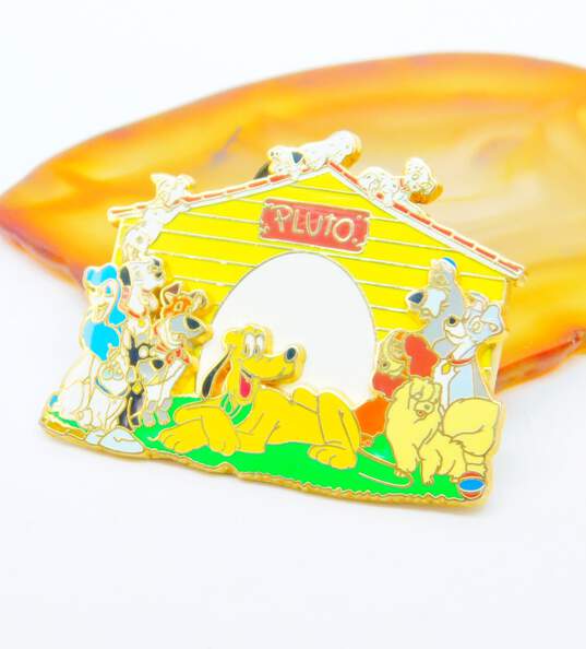 Disney Trading Pin, Pluto, Lady & Tramp, Dalmatian Dog House 16.2g image number 1