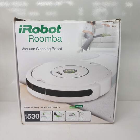 IRobot Roomba Vacuum Cleaning Robot / Powers ON image number 1
