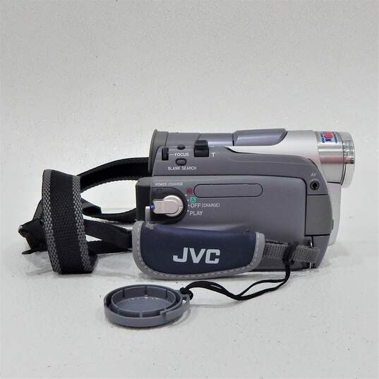 JVC Digital Video Camera 700x Digital Zoom Mini DV image number 4
