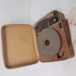 Vintage Masterworks Solid State 4-Speed Deluxe Portable Phonograph Untested alternative image