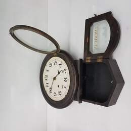 Vintage American Country Wall Clock For Parts & Repairs alternative image