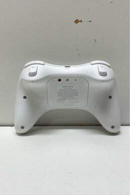 Nintendo Wii U Wireless Pro Controller- White alternative image