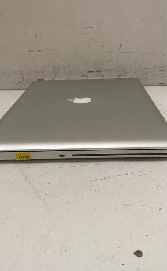 Apple MacBook Pro 17" (A1297) No HDD FOR PARTS/REPAIR image number 4