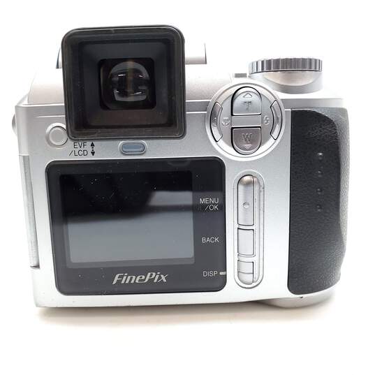 Fujifilm S3000 | 3.2MP Digital Camera image number 3