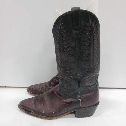 Men's Brown Cowboy Boots Size 9.5 image number 1