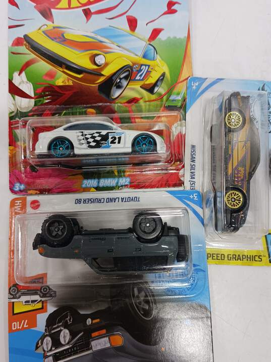 Bundle of 17 Mattel Hot Wheels Diecast Car Toys NIB image number 7