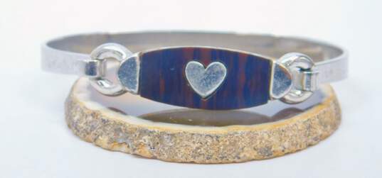 Vintage Crown Trifari Silver Toned Heart Faux Wood Hinged Bangle Bracelet 15.1g image number 1