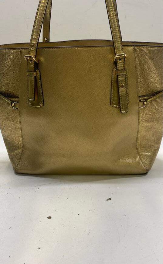 Michael Kors Voyager Gold Leather Tote Bag image number 2