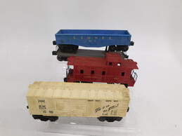 Vntg Lot Of Lionel Train Cars And Caboose O Scale