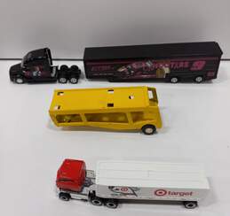 Lot of Assorted Toy Vehicles alternative image