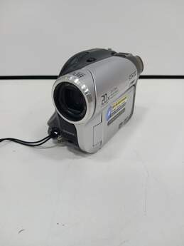 Sony Handycam DCR-DVD92 Camcorder w/ Accessories alternative image