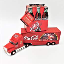 Vintage Coca Cola 2001 Santa Pack Christmas Red Semi Truck Lights Up W/Lunchbox