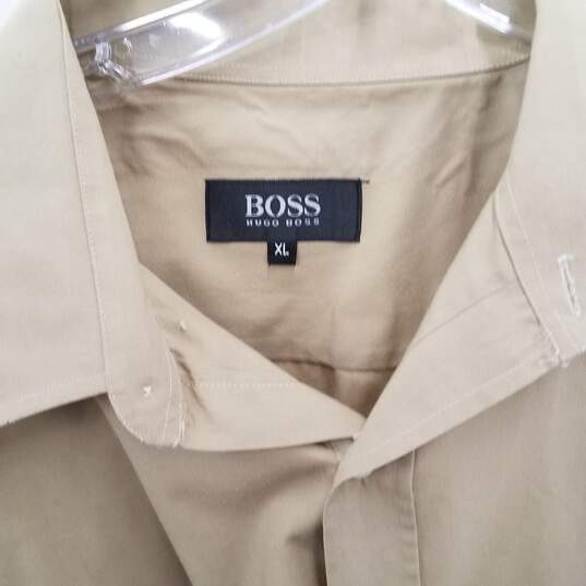 Hugo Boss Button Up Shirt Size XL image number 2