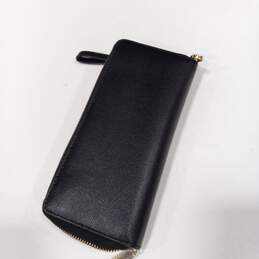 Michael Kors Black Wristlet Zip-Up Wallet alternative image