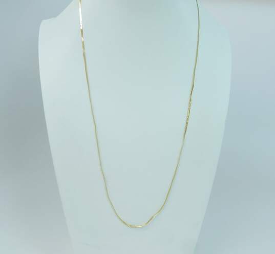 14K Yellow Gold Herringbone Chain Necklace 1.8g image number 1