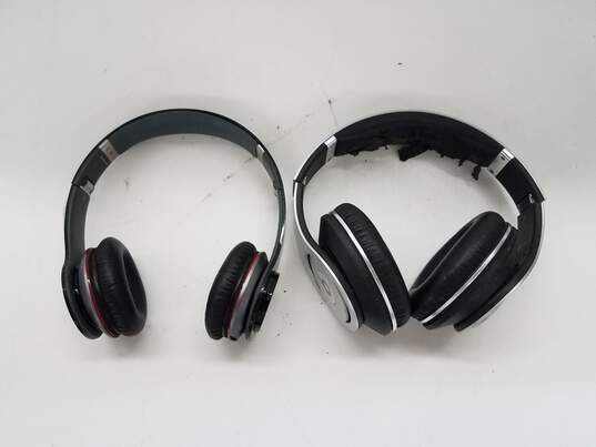 Lot of 2 Beats Headphones Untested image number 1