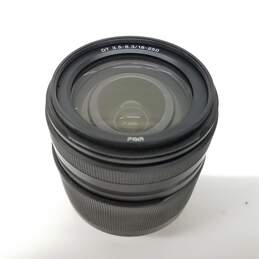 Sony DT 18-250mm f/3.5-6.3 Zoom Lens for Sony A APS-C alternative image