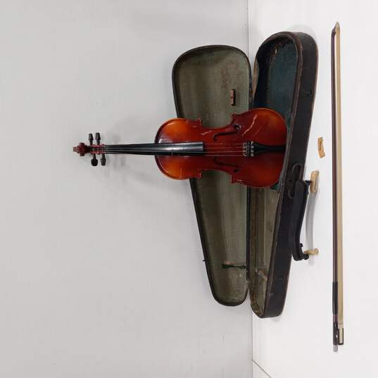 Skylark Violin w/ Bow, Shoulder Rest, & Vintage Violin Case image number 1