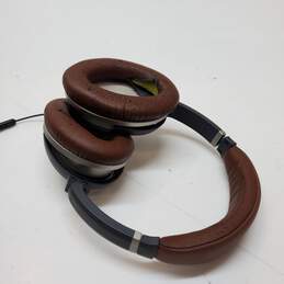 Bose QuietComfort 15 Wired Headphones alternative image