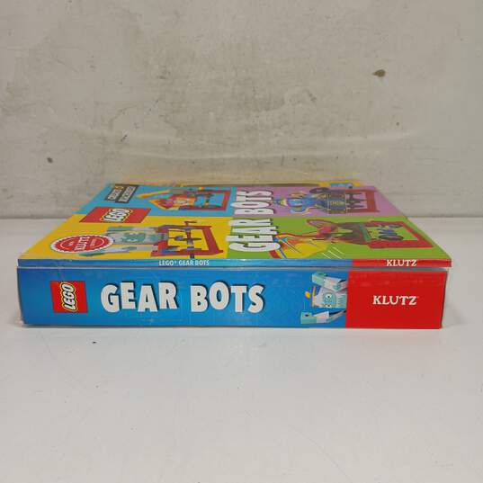 Lego Klutz Gear Bots Book and Kit image number 3