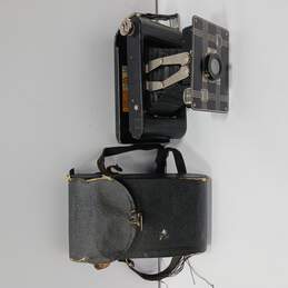 Black Vintage Jiffy Six-20 Camera w/ Leather Case