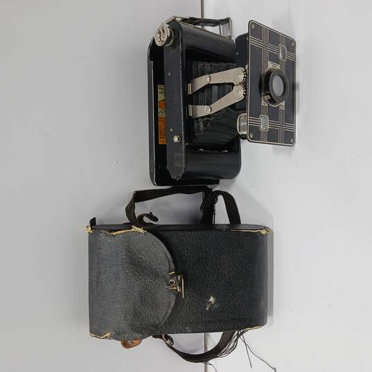 Black Vintage Jiffy Six-20 Camera w/ Leather Case image number 1