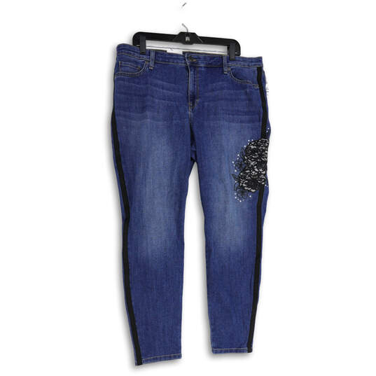 NWT Womens Blue Denim Medium Wash Floral Embroidered Skinny Jeans Size 16 image number 1