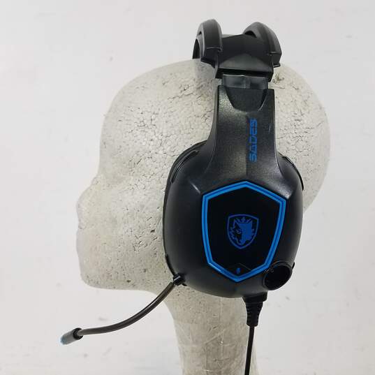 Bundle of 2 Assorted Gaming Headsets image number 4