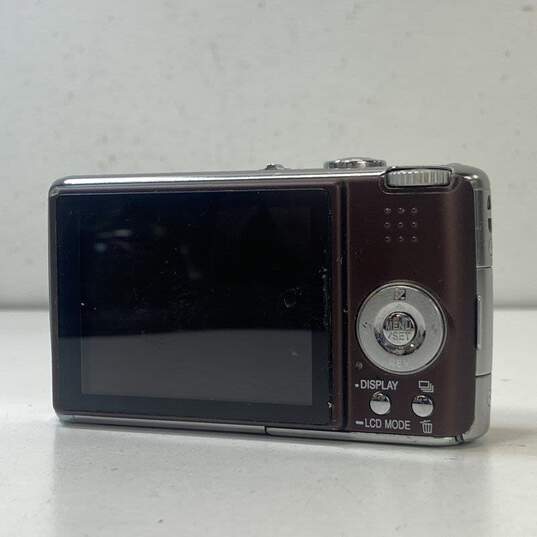 Panasonic Lumix DMC-FX07 7.2MP Compact Digital Camera image number 7