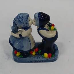 Vintage Holland Kissing Girl & Boy Ceramic Figurine