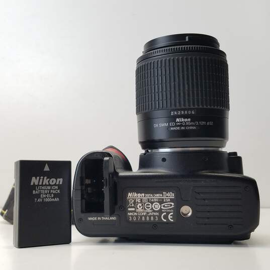 Nikon D40x 10.2MP Digital SLR Camera with 55-200mm Lens image number 4