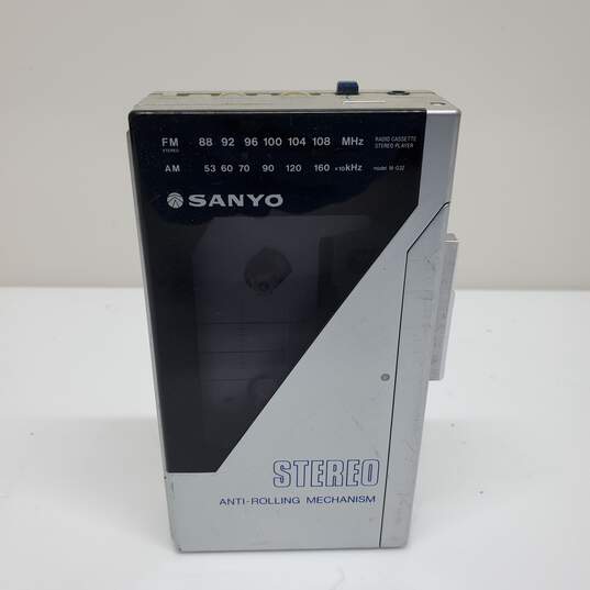 Sanyo M-G32 Portable Stereo Radio Cassette Player image number 1