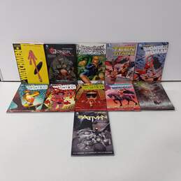11pc Bundle of Assorted DC Comics Graphic Novels